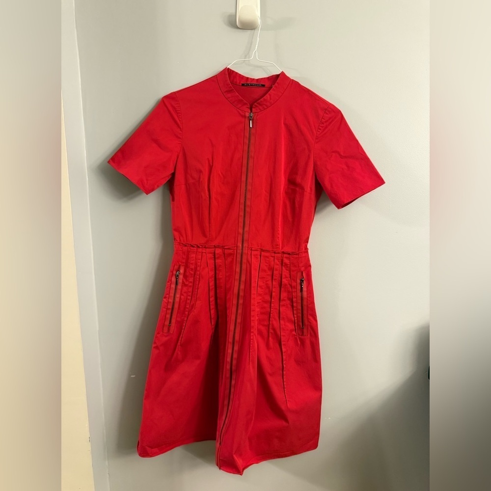 Elie Tahari Red Zip-Front Pleated Dress – Size 4